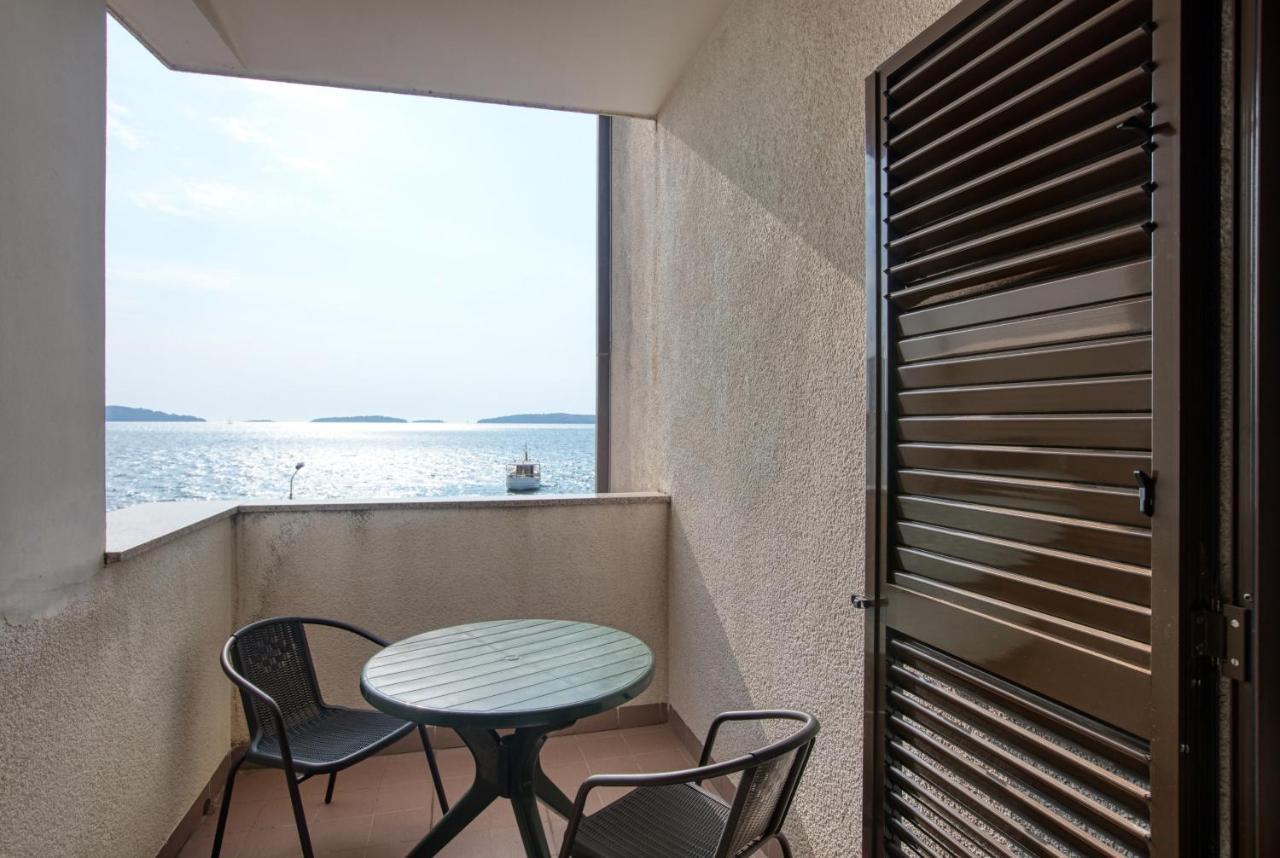 Apartments By The Sea Brodarica, Sibenik - 13615 Exterior foto